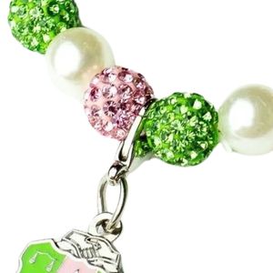   Pulsera Verde con Perlas y Dijes de Escudo, Joyería Brillante con Cuentas para la Muñeca, Accesorio Elegante de Moda para Mujer para Eventos - Product Image 6