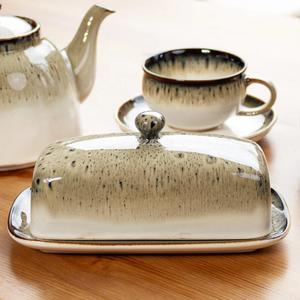 Elegante Mantequillera Glaseada con Tapa de Perilla, Bandeja Profunda para Servir, Diseño Termorresistente, Almacenamiento Estilizado para Mantequilla Fresca - Product Image 1