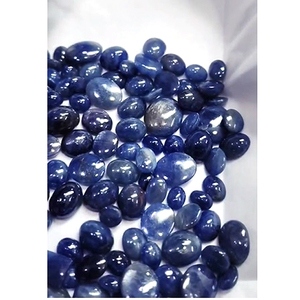 พลอยไพลินสีน้ำเงินธรรมชาติ 100% จำนวน 192 เม็ด ขนาด 10 มม. ถึง 20 มม. รูปทรงวงรีแบบคาโบชอง น้ำหนัก 938 กะรัต ขายส่งพลอยแบบหลวมสำหรับทำเครื่องประดับ ราคา 86 ดอลลาร์สหรัฐ - Product Image 1
