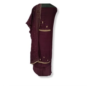 Salwar Kameez indien grande taille pour femmes, coupe confortable, à porter au quotidien, au bureau et pour les occasions spéciales, disponible à la vente - Product Image 5
