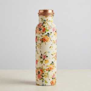 Botella de agua de cobre puro con diseño floral y tapa de cobre, portátil para viajes, con propiedades ayurvédicas y beneficios para la salud. - Product Image 5