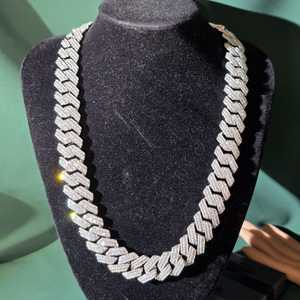 Collar de Plata 925 con Baño de Rodio para Hombre, con Piedra de Moissanita Corte Baguette, Cadena Cubana, Estilo Hiphop, para Uso Diario - Product Image 1