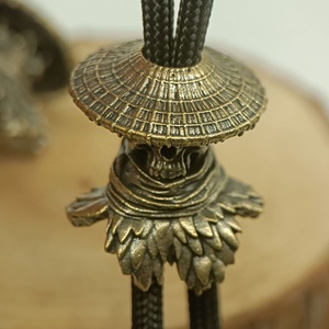 Charme de crâne en laiton artistique Gear Skeleton Cutter Charm pour équipement tactique Accessoire de bricolage <span class=keywords><strong>personnalisable</strong></span> pour les amateurs de plein air - Product Image 3