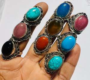 Bague unisexe tendance en laiton plaqué argent 925 avec pierres précieuses naturelles vintage : turquoise, pierre de soleil, quartz et calcédoine, sertie à griffes - Product Image 2