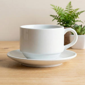 Taza y Platillo de Café de Porcelana Duradera - Product Image 1