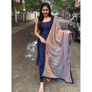 ชุดของผู้หญิงที่ได้รับการคัดเลือกมากที่สุดเสื้อธรรมดา Chinon มีขอบลูกไม้งาน dupatta สีฟ้า - Product Image 1