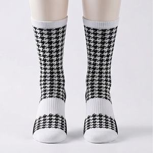 Basketball Seamless Athletic Sports <b>Socks</b> Custom Men Embroidery Breathable Durable Performance <b>Soft</b> Customized Color Fit Pairs - Product Image 1