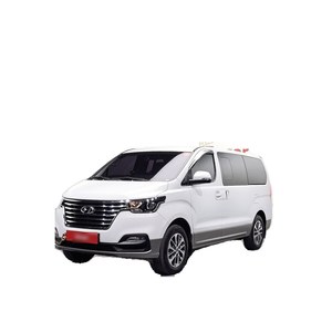 Hyundai Starex 4x4 Urban 9 places, juillet 2018, Diesel Automatique, 61 688 km, Émissions Euro V, Sièges en cuir, Conduite à gauche - Product Image 1