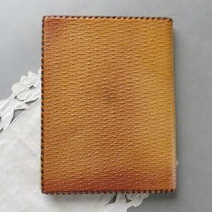 Diario de Cuero Grabado Vintage, Cuaderno con Diseño de los Años 70 Sin Usar, Diario de Tapa Dura Marrón Antiguo, Libro de Escritura de Cuero Retro - Product Image 3