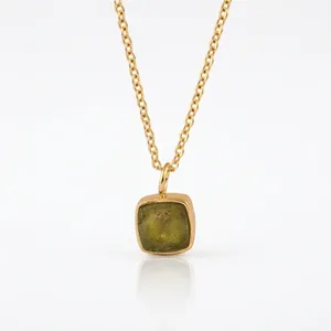 Collier pendentif en péridot brut naturel non taillé, forme coussin, chaîne fine, fait main, réglable, cadeau pour elle - Product Image 5