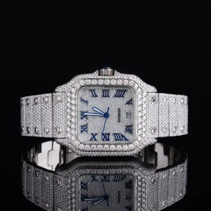 Montre de luxe pour femme, carrée, analogique, sertie de diamants, en acier inoxydable, à quartz, avec verre saphir et fermoir déployant - Product Image 3