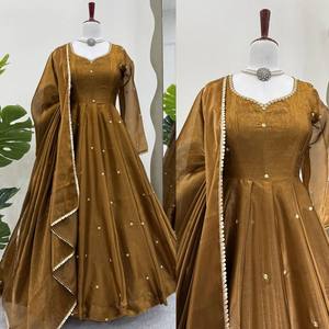 Robe Anarkali de Luxe en Soie Métallique Bronze pour Femme, Broderie Or Antique, Longue Robe avec Dupatta, Tenue Indienne de Créateur pour l'Été - Product Image 4