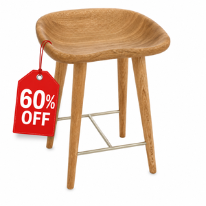 Tabouret de comptoir scandinave moderne en bois de chêne massif blanc avec siège sculpté en forme de selle, repose-pieds en métal et dossier solide - Product Image 1