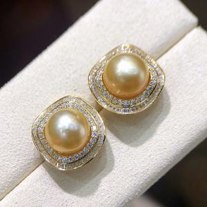 Boucles d'oreilles fines en argent sterling 925 plaqué or 18 carats avec perle naturelle ronde de 12-11 mm, style polyvalent exquis, presque sans défaut - Product Image 1