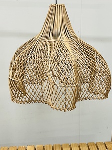 Abat-jour en rotin fait main en forme d'étoile, style bohème, éclairage suspendu écologique pour intérieur - Product Image 4
