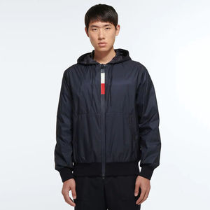 Chaqueta Impermeable Unisex Negra, Transpirable, Delgada, con Capucha y Cremallera, para Motociclismo, Senderismo y Actividades al Aire Libre - Product Image 3