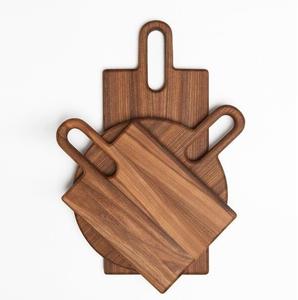 Planche à découper en bois artisanale pour la cuisine domestique, offrant un excellent support de coupe et un style rustique. - Product Image 3