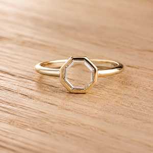 Bague de Mariage Solitaire Anniversaire en Diamant de Laboratoire Octogonal Taillé Portrait de Qualité Supérieure, Sertie en Bezel, Bijoux Fins - Product Image 5