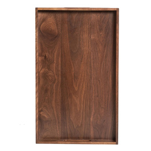 Ensemble élégant de plateaux en bois d'acacia avec poignées en métal pour servir des amuse-gueules de gâteaux aux fruits ou des collations dans la salle à manger ou la cuisine - Product Image 1