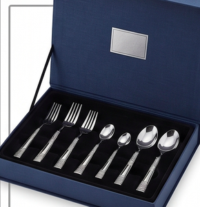 Elegante Juego de Cubiertos de Metal con Diseño de Mango Ornamentado, Acabado de Alto Brillo, Resistente al Óxido, Vajilla para Bodas - Product Image 6