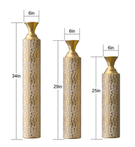 Accesorios modernos de decoración para el hogar y el hotel a precio mayorista Florero alto de metal con acabado dorado de diseño martillado - Product Image 4