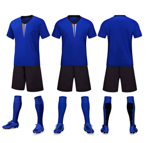 Ensemble de maillot de football bleu pour homme, col en V, manches courtes, polyester respirant, avec short et chaussettes noirs - Product Image 5