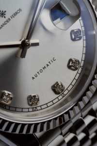 นาฬิกาข้อมือผู้ชายอัตโนมัติ รุ่น Alexander Ferros 8232S/02  หน้าปัดแซฟไฟร์  ตัวเรือนสแตนเลสสตีล กันน้ำ  ระบบจักรกล ขนาด 38 มม.  ตัวล็อคแบบพับได้  พร้อมระบบความปลอดภัย - Product Image 5