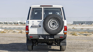 รถบรรทุกแลนด์ครุยเซอร์ LC76 ปี 2025 สภาพดี ใช้งานได้ลื่นไหล - Product Image 4