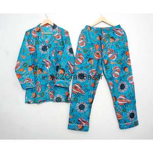 Pijamas de Mujer Hechos a Mano en India, con Estampado Digital, Lujosos, Románticos, Florales, Vintage, 100% Algodón Premium, Suaves, Transpirables, para Invierno - Product Image 3