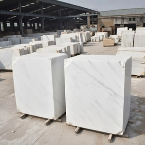 Bloque de Mármol Blanco Natural de Vietnam - Duradero, Impermeable, Ecológico, Diseño Moderno para Apartamentos, Exteriores, Interiores/Exteriores, Hoteles - Product Image 1