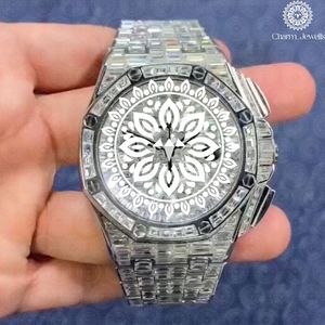 Montre de luxe pour homme en acier inoxydable, boîtier de 40 mm, verre, mouvement mécanique analogique, bracelet incrusté de diamants, fermoir caché à bouton-poussoir 10 - Product Image 1