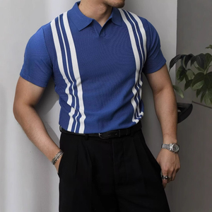 เสื้อโปโลถักพรีเมียมสำหรับผู้ชาย ดีไซน์ลายทางแนวตั้ง แฟชั่นลำลองสุดหรูสำหรับฤดูร้อน ทรงเข้ารูป แขนสั้น ระบายอากาศได้ดี เนื้อผ้านุ่ม - Product Image 4