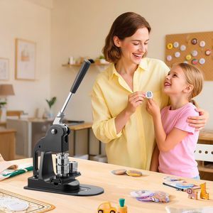 Macchina Ergonomica per Creare Bottoni a Forma di H 1 Pollice Set di 500 Pezzi per Creazione di Spille con Taglierina Circolare, Chiavi Esagonali e Libro Magico - Product Image 2