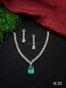 Classic American Diamond <b>Bridal</b> <b>Jewelry</b> <b>Set</b> Two-Piece Necklace and Earrings for Wedding Fashionable Classic Style - Product Image 3