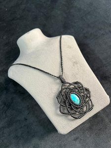 สร้อยคอจี้หินเทอร์ควอยซ์ทำมือสไตล์มาคราเม่ โบโฮธรรมชาติ ปรับได้ สายสีดำ เครื่องประดับบำบัด - Product Image 4