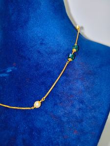 Elegante Collar de Cadena Plateada con Cristales Cuadrados Color Verde Azulado y Perlas, Joyería Minimalista de Moda para Mujer - Product Image 2