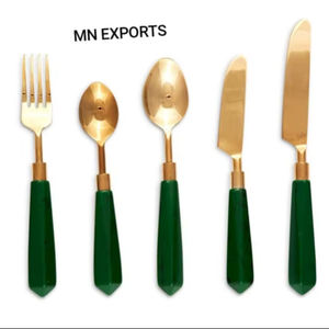 Ensemble de couverts décoratifs en résine émaillée motif ange, vaisselle élégante avec motif modèle MN EXPORTS pour fêtes, maison et hôtels - Product Image 1