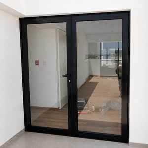 Porte battante manuelle en verre trempé de type personnalisé, profil en alliage d'aluminium 6063 de haute qualité, fabriquée au Vietnam - Product Image 1