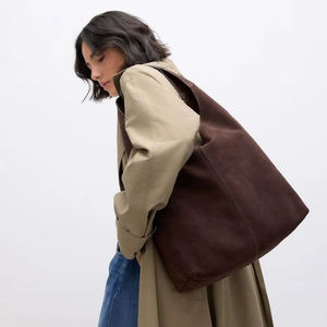 Bolso Tote de Cuero Urban Luxe - Product Image 1