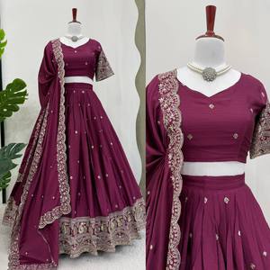 Divyam Creation Lehenga Choli en Spandex Noir Brodé, Col Carré, Manches Longues, Coupe Trapèze, Robe Longue, Finition Artisanale, Style Classique - Product Image 2