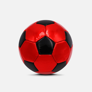 Ballon de football de qualité supérieure pour les matchs, couleur personnalisée, logo personnalisé, durable et léger - Product Image 2