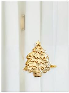 Organizador de cortinas con forma de árbol de Navidad, perfecto para decoración navideña, dormitorios, salas de estar y eventos festivos, de la India. - Product Image 4