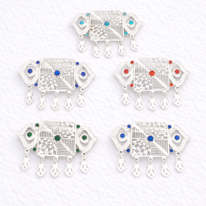 MOLL JEWELLERS Mini-animaux en alliage plaqué or vintage, faits à la main, écologiques, étanches, élégants, à la mode, avec perles scintillantes et pompon - Product Image 6