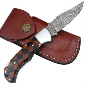 Cuchillo de caza artesanal de acero de Damasco con hoja de punta caída y mango de micarta, con funda de cuero marrón - Product Image 4