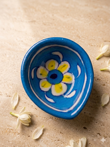 Bol décoratif en céramique artisanale indienne bleue, lampe à huile festive pour la table, idéal pour la Pooja et les cadeaux - Product Image 6