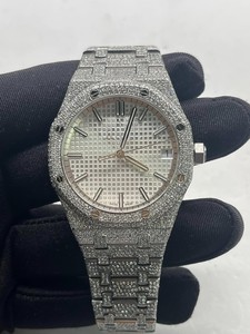 นาฬิกาข้อมือ ETA Mechanical สแตนเลสสตีล ประดับเพชร หน้าปัดแซฟไฟร์คริสตัล แสดงผลแบบอนาล็อก พร้อมวันที่ สำหรับทุกเพศ หรูหรา ทันสมัย - Product Image 1