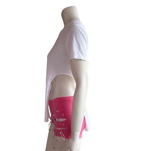 Ensemble T-shirt sans manches en coton blanc pour femme avec découpes latérales et short rose – Respirant, uni, pull-over d'été - Product Image 6