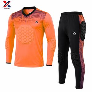 Maillot de sport personnalisé de qualité export, 100 % polyester, col en V, uniforme unisexe pour adultes, short de basketball imprimé par transfert thermique - Product Image 5