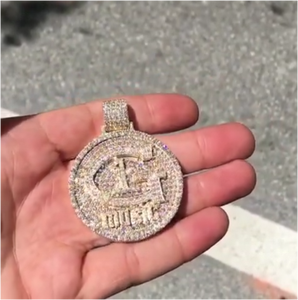 Collar con colgante de letras personalizadas estilo Hip Hop, cadena de oro moderna con incrustaciones de moissanita, hecho principalmente de plata para hombres y mujeres - Product Image 3