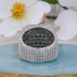 Bague Signet Croix Hip Hop pour Femme en Argent Sterling 925 Sertie Pavé Plaqué Rhodium – Cadeau Idéal pour Mariage, Fiançailles, Anniversaire - Product Image 3